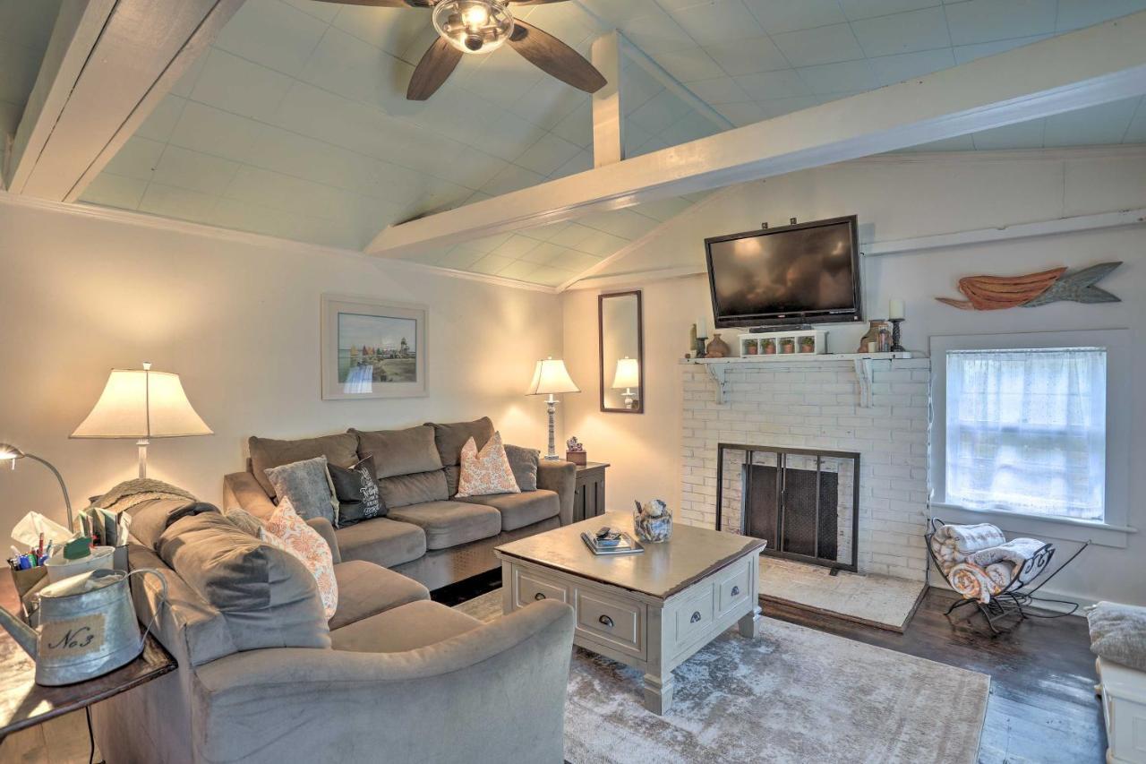 Coastal, Walkable Home In Historic Southport! Екстер'єр фото