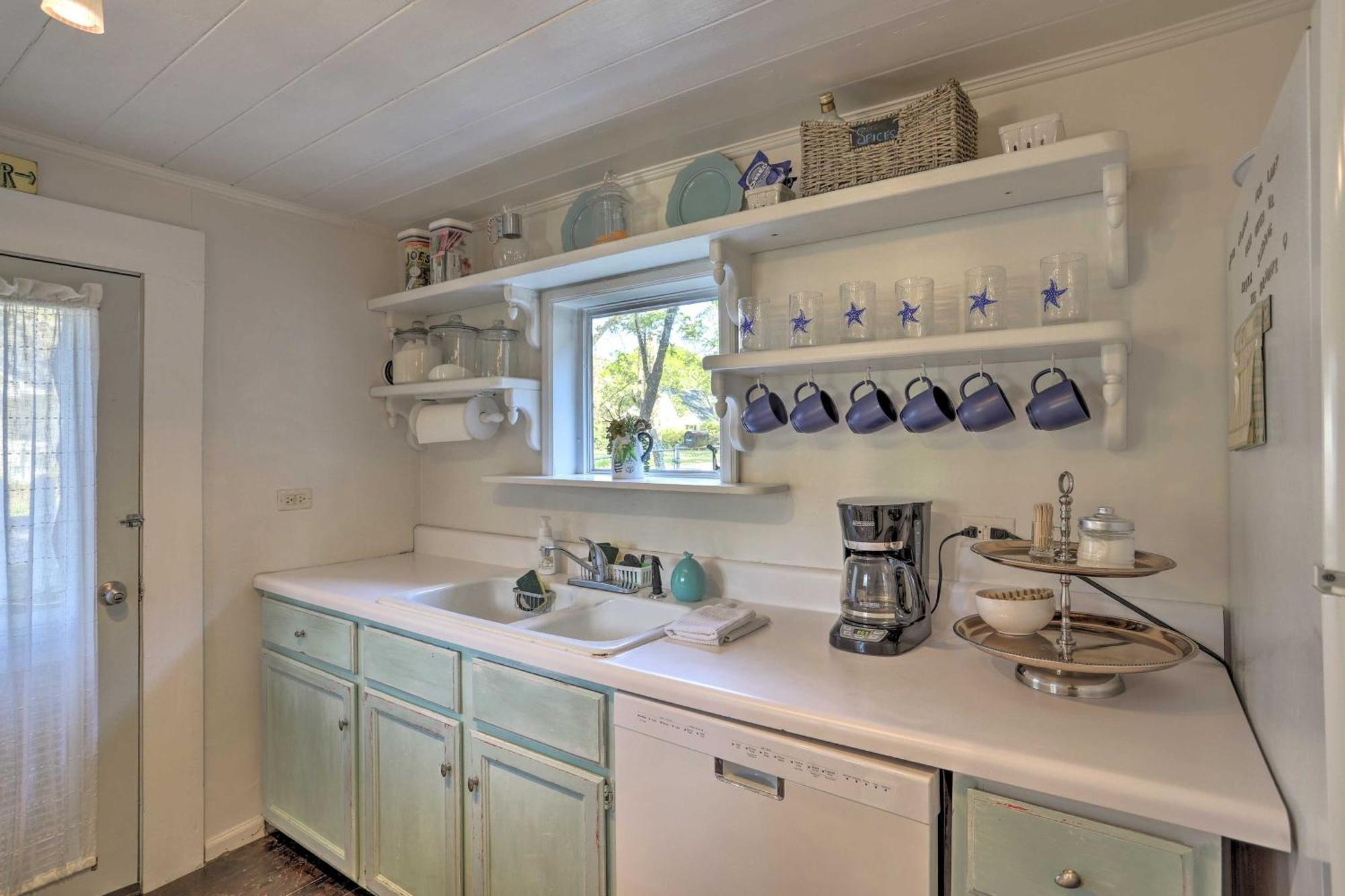 Coastal, Walkable Home In Historic Southport! Екстер'єр фото